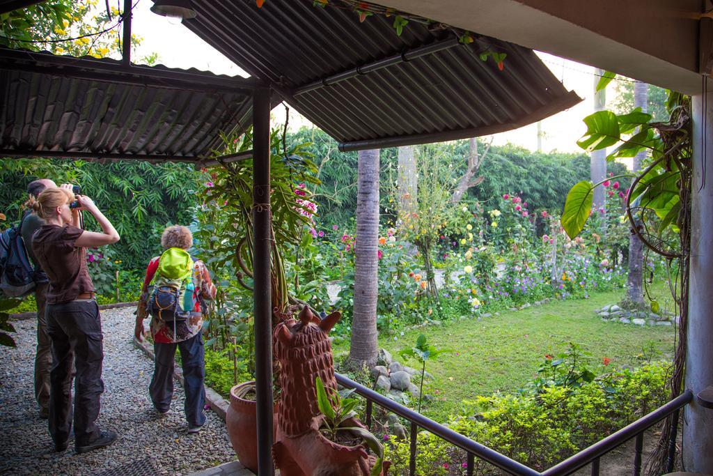 Chitwan Adventure Resort Саураха Екстериор снимка