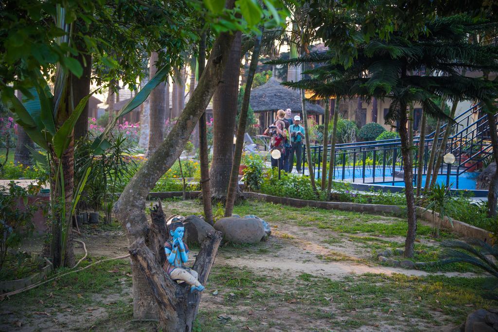 Chitwan Adventure Resort Саураха Екстериор снимка