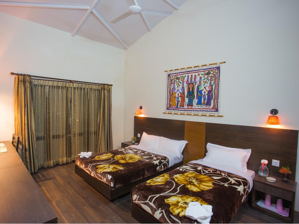 Chitwan Adventure Resort Саураха Екстериор снимка