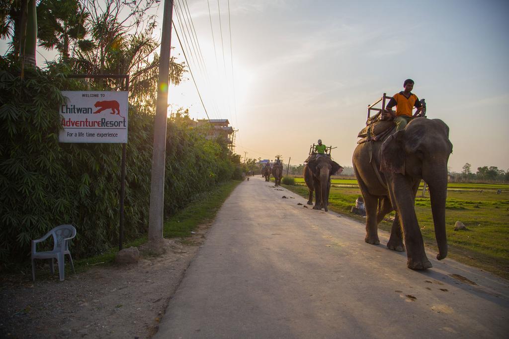 Chitwan Adventure Resort Саураха Екстериор снимка
