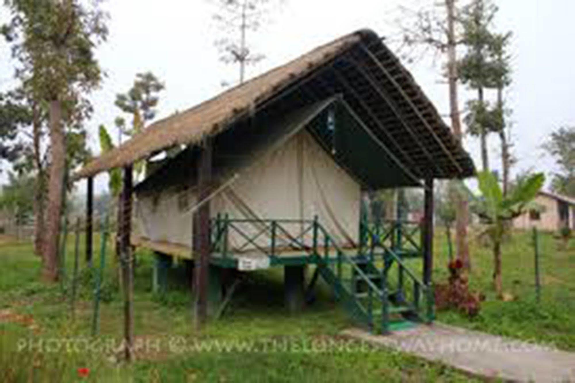 Chitwan Adventure Resort Саураха Екстериор снимка