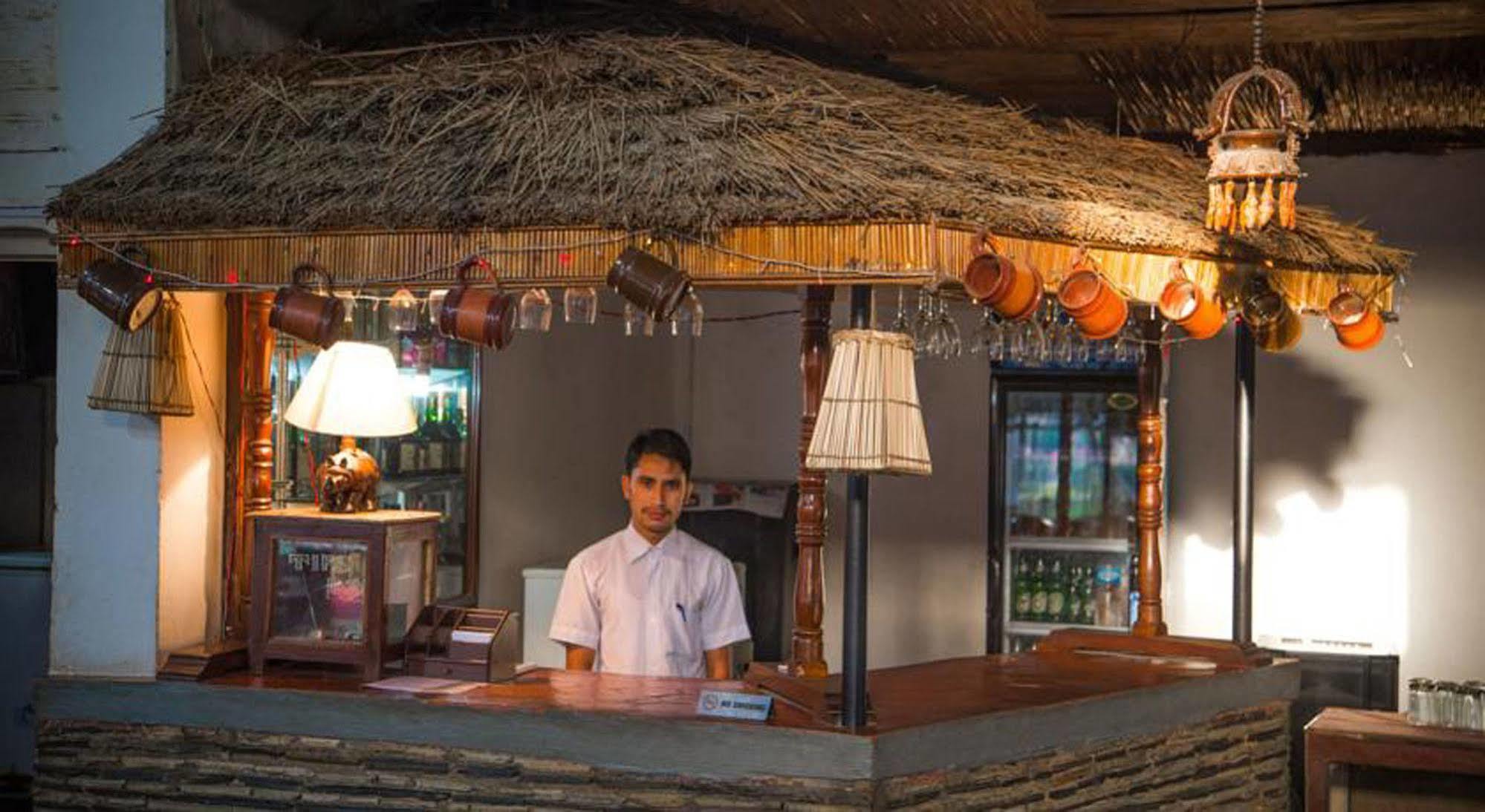 Chitwan Adventure Resort Саураха Екстериор снимка