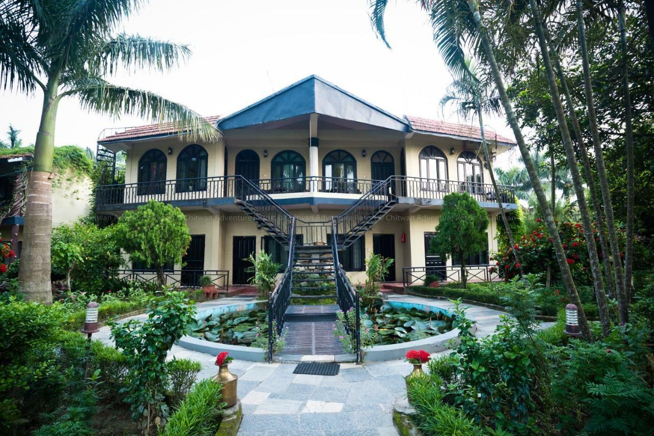 Chitwan Adventure Resort Саураха Екстериор снимка
